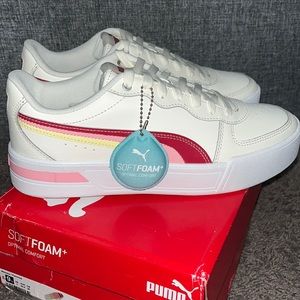 BRAND NEW PUMA SNEAKERS